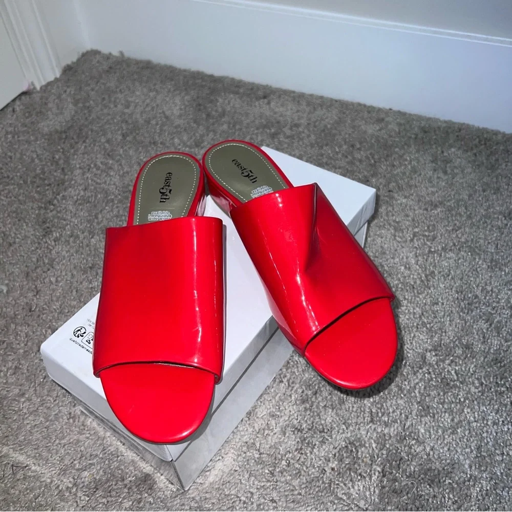 East 5th| Red Patent Slides - Picture 1 of 2